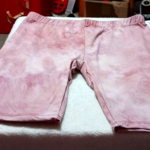 Leggings Depot Size L these are pink and cream tie-dye legging shorts.